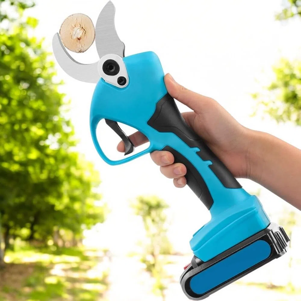 Kit Giardinaggio 4 in 1 a Batteria 88V con Motosega, Tronchese, Soffiatore e Decespugliatore, 2 Batterie Ricaricabili – Set Completo per Potatura e Pulizia Giardino