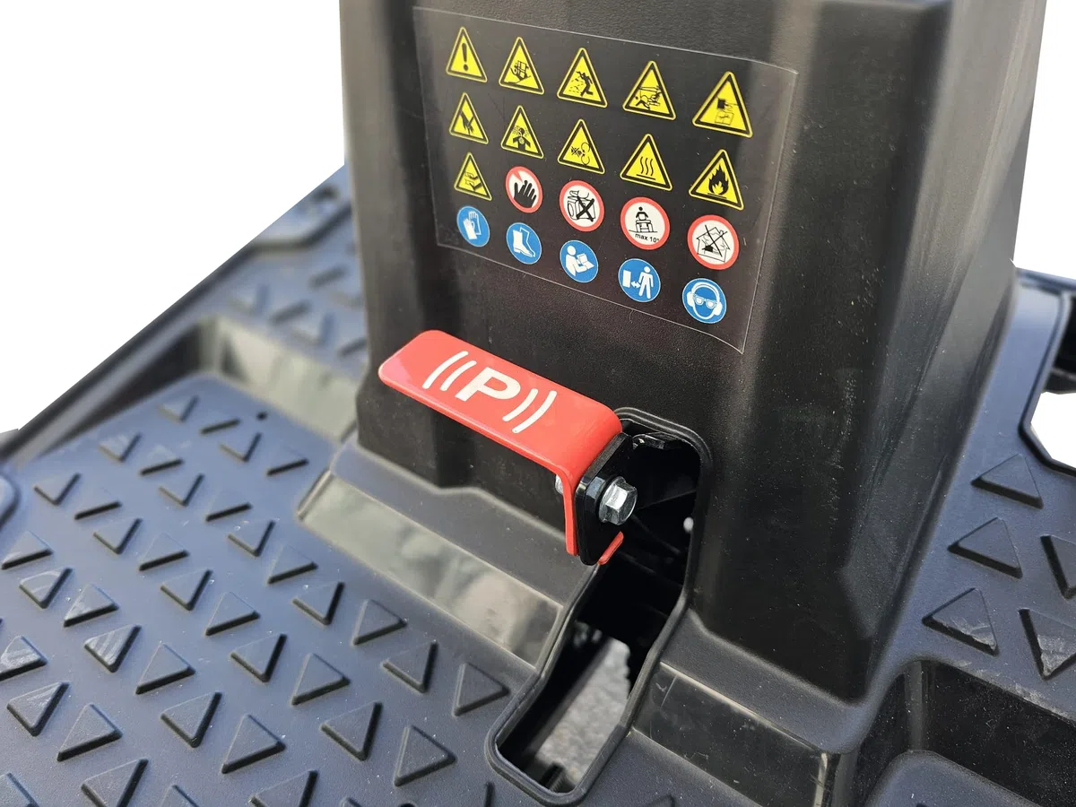 TRATTORE TRATTORINO RASAERBA TOSAERBA A SCOPPIO ACCENSIONE ELETTRONICA 4 TEMPI 8 CV 224 cc PER PRATO INGLESE