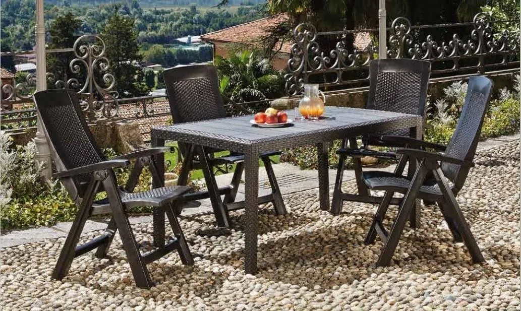 Dmora - Tavolo da esterno Portici, Ripiano rettangolare da pranzo, Tavolo da giardino multiuso effetto rattan, 100% Made in Italy, 150x90h72 cm, Antracite
