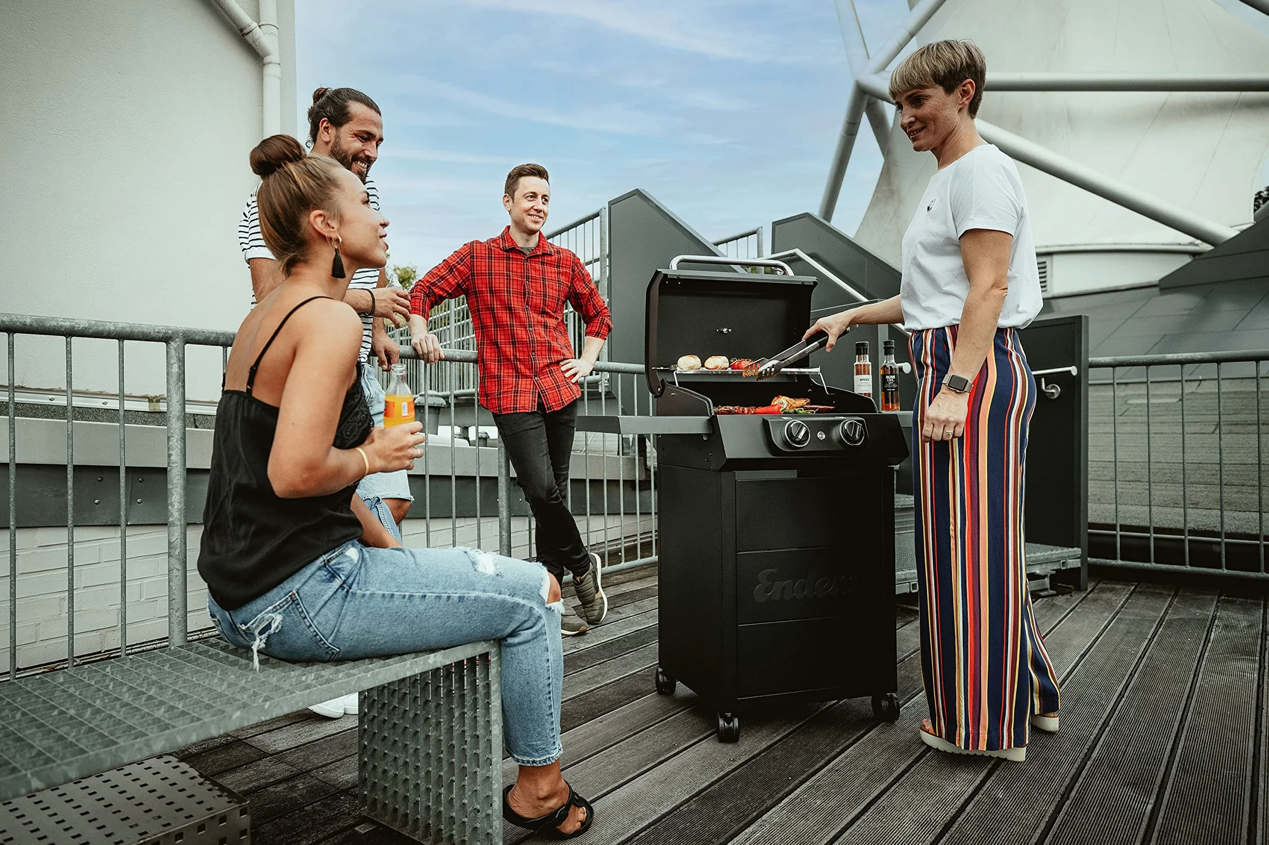 Enders eCrave 2 Barbecue elettrico - Griglia in ghisa, carrello per BBQ con spazio di stivaggio - 2 potenti elementi riscaldanti con stabile coperchio e termometro integrato - Simple Clean 97116