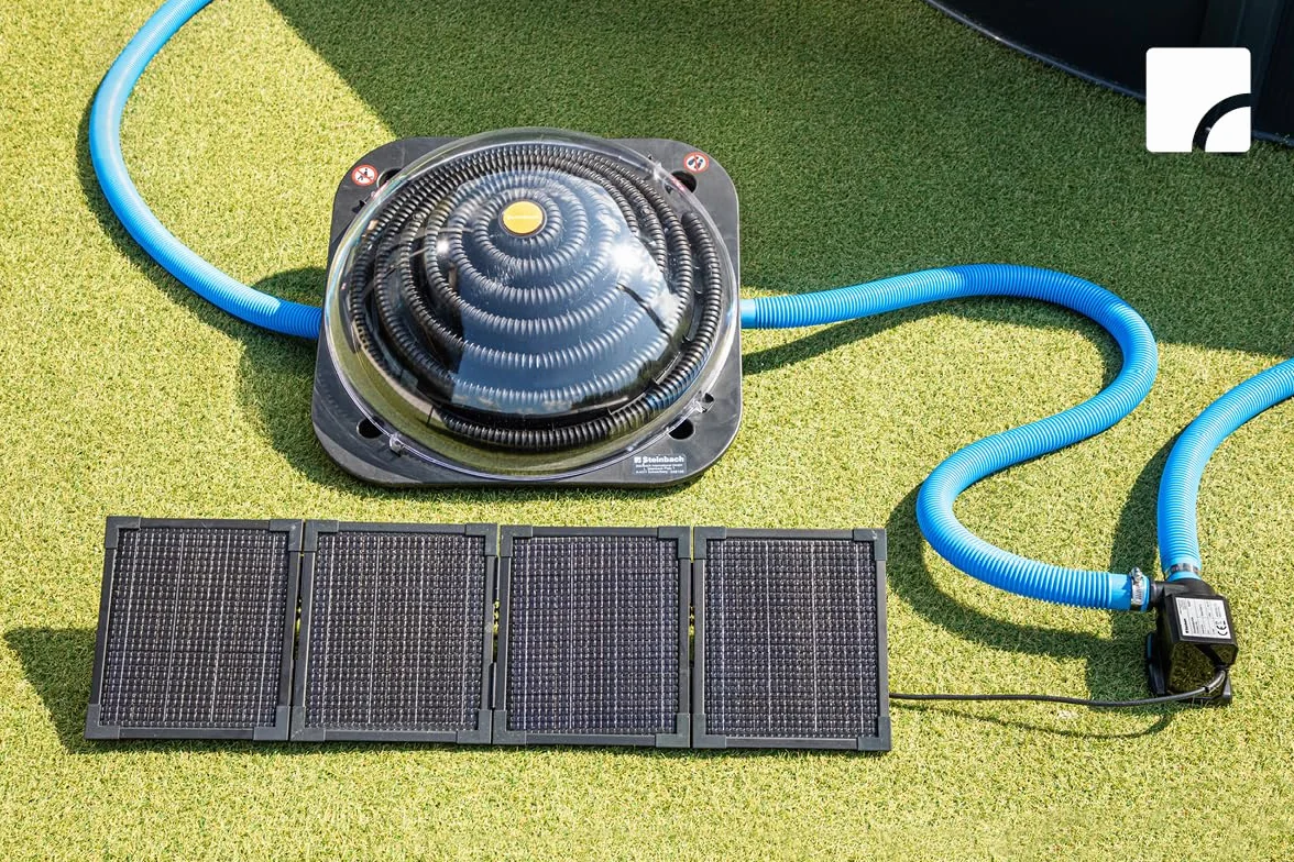 Steinbach Pompa di circolazione con pannello PV – 040613 – Potenza della pompa 3.000 l/h – Per piscine con una capacità d'acqua fino a 19.000 l – Con un pannello PV pieghevole da 30 Watt incluso