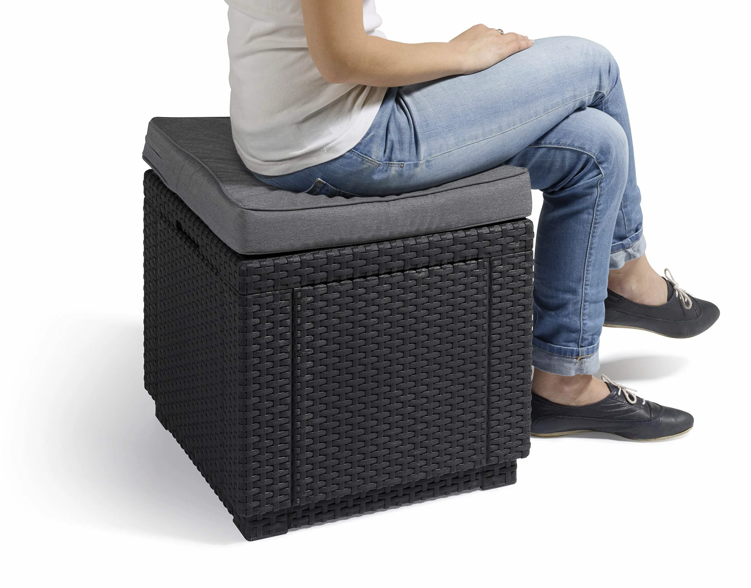 Allibert by Keter Cube - Sgabello con vano portaoggetti, con Coperchio Rimovibile, Effetto Rattan Piatto, Resistente alle intemperie, 42 x 42 x 39 cm, Colore: Grigio