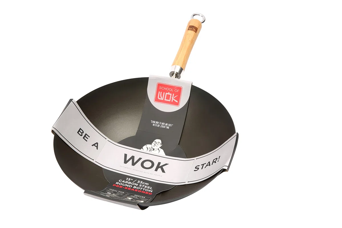 School of Wok - Wok con fondo rotondo in acciaio al carbonio pre-stagionato da 33 cm con manico in bambù