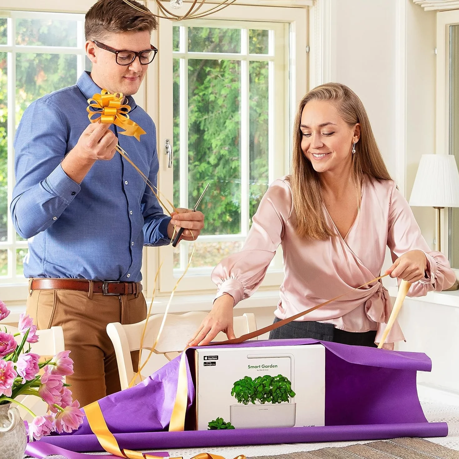 Click & Grow Smart Garden Orto in Casa, Kit Completo con 3 Capsule di Basilico, Illuminazione e Irrigazione Automatica, Idroponica Semplificata