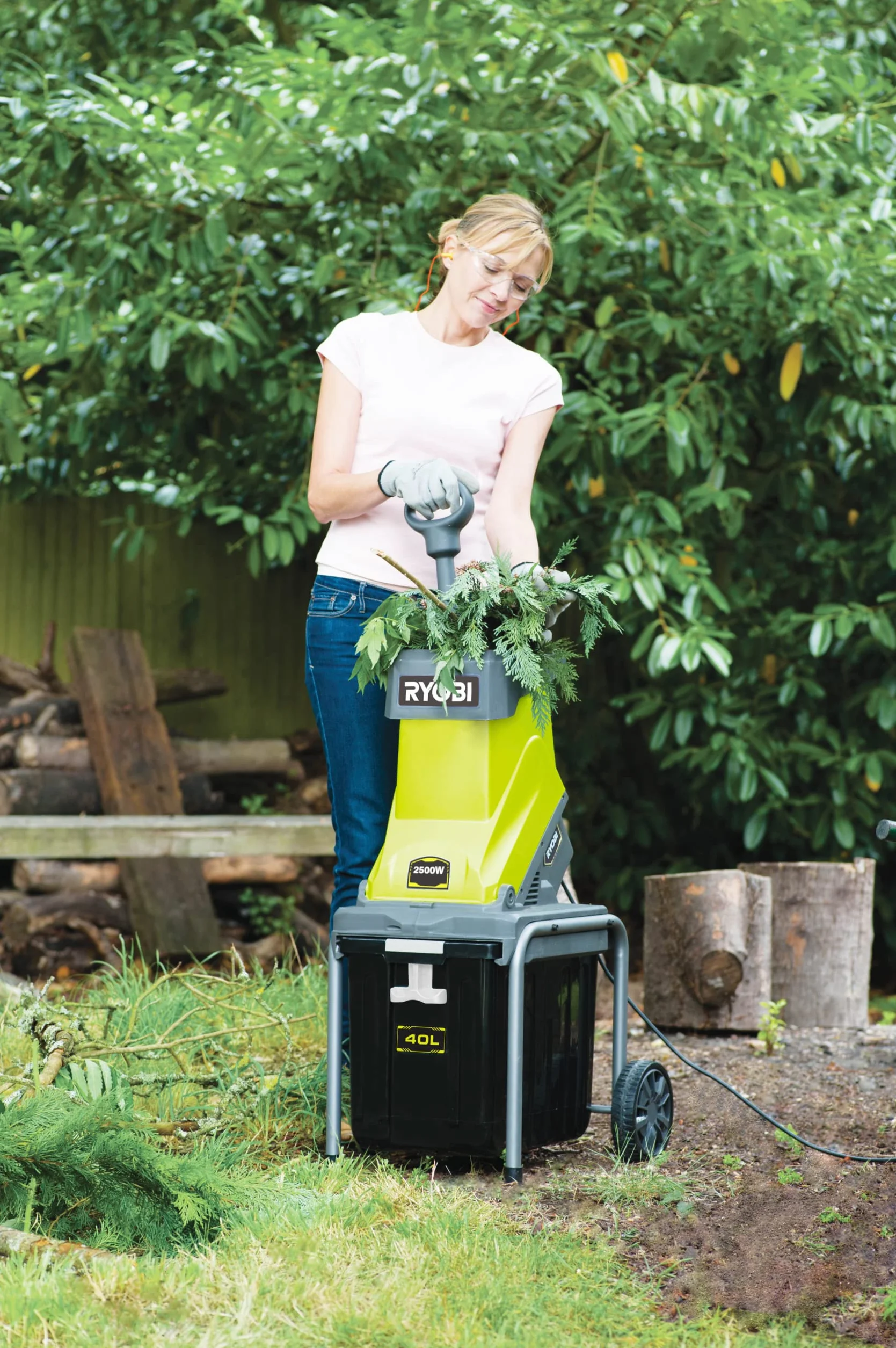 Ryobi RSH2545B Biotrituratore Elettrico 2500W 45mm Telaio Acciaio Cesto 40L