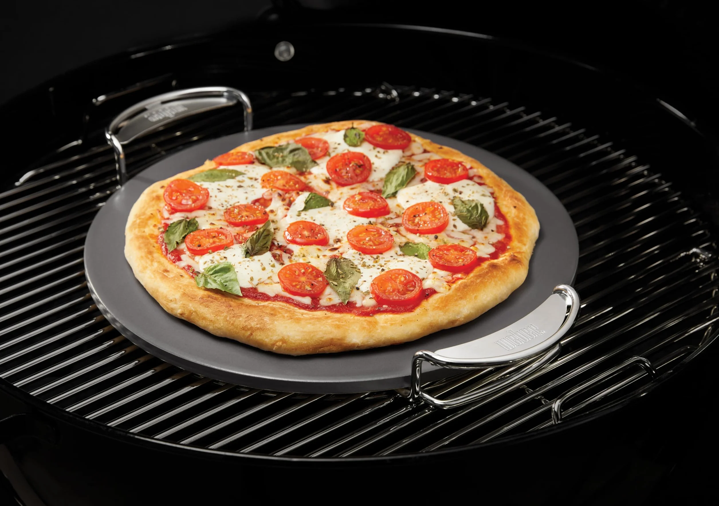 Weber Crafted Pietra per Pizza Smaltata/Resistente al Calore, accumula Il Calore in Modo Uniforme, per basi croccanti e Facile Pulizia – Crema (8861)