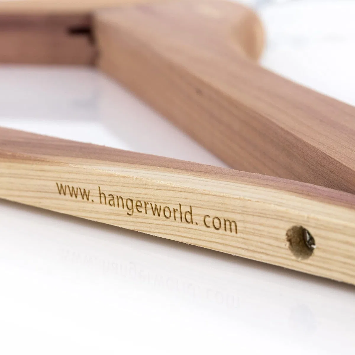 Hangerworld 24 Grucce Appendiabiti 44cm in Legno di Cedro Antitarme per Giacche Pantaloni e Completi