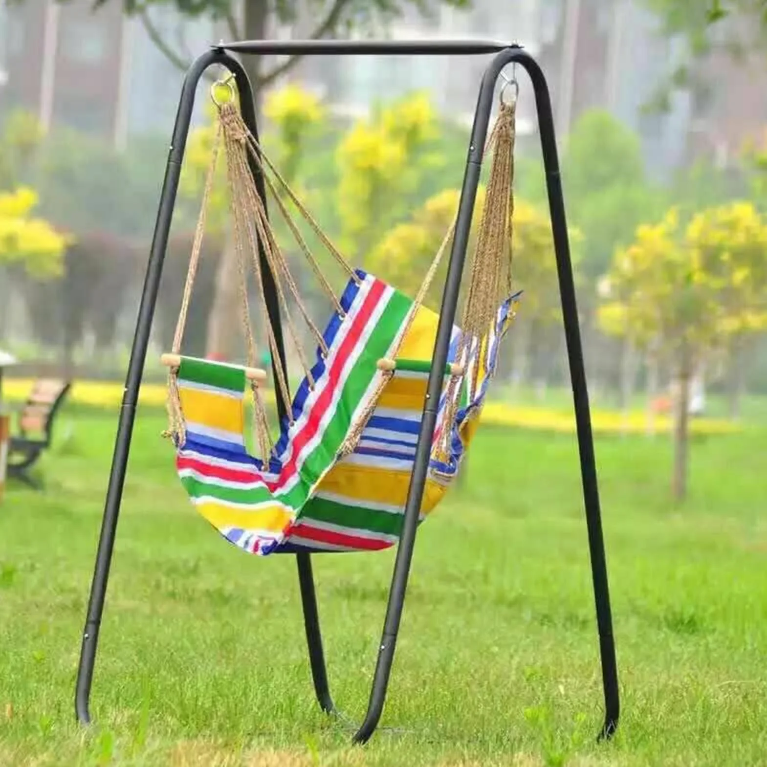 Supporto per sedia a dondolo a forma di A, telaio pieghevole resistente, supporto in metallo per interni ed esterni, capacità 99,8 kg, sedia a dondolo non inclusa, nero