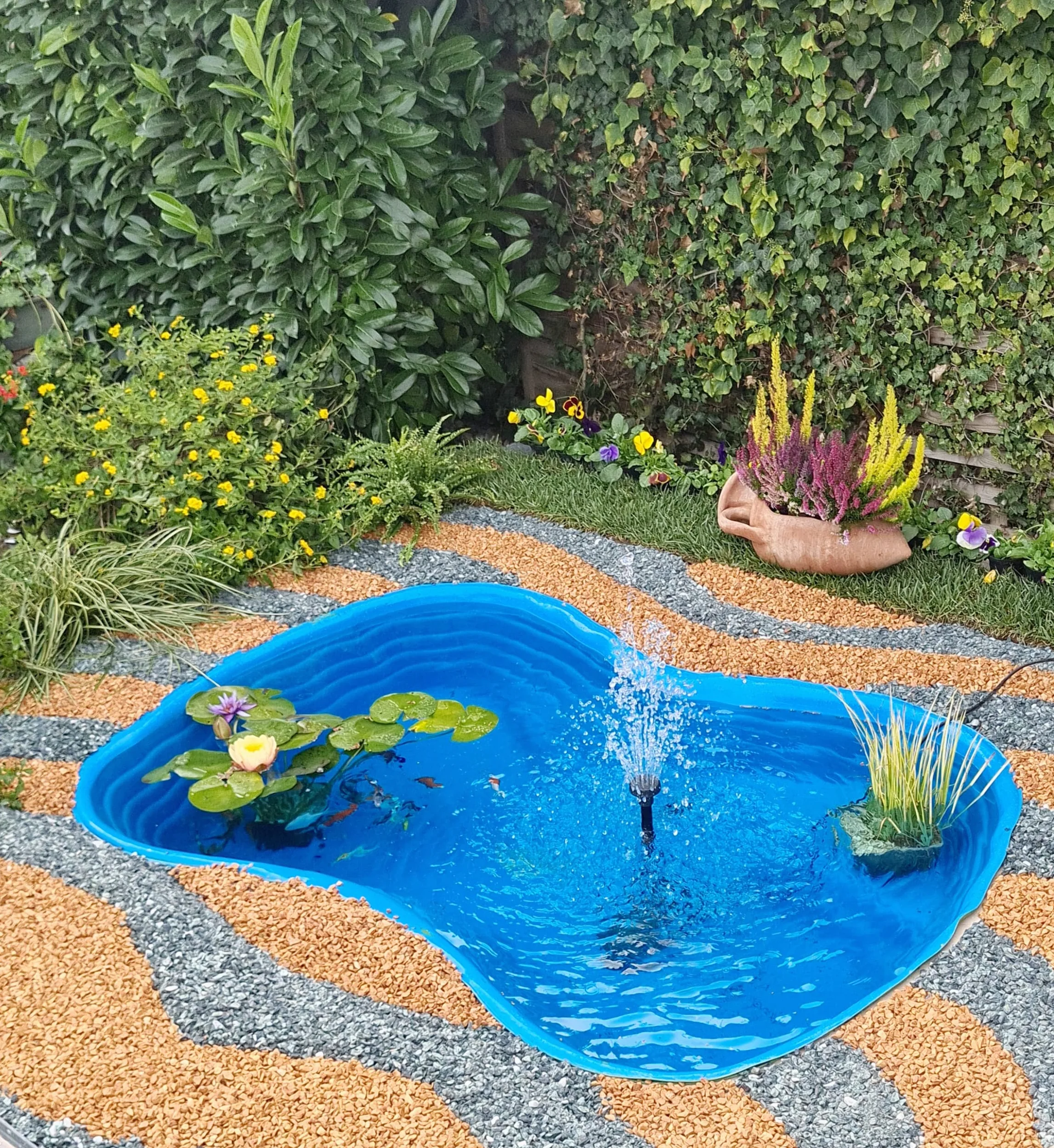 Laghetto da Giardino Termoformato in Plastica Azzurro – Modello Bolsena Vasca Preformata per Laghetto Ornamentale – 178x130x45 cm – capacità 600 L