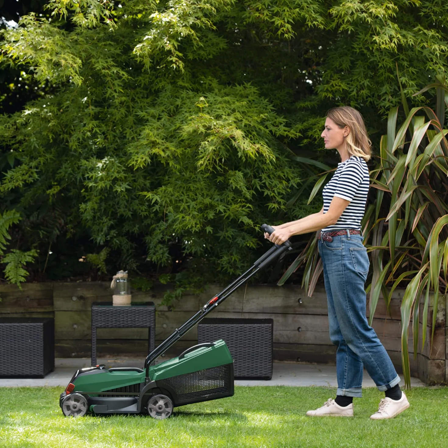 Bosch Home and Garden Rasaerba a batteria CityMower 18V-32-300 (18 Volt, 1 batteria, larghezza di taglio: 32 cm, rasa fino a 300 m², in confezione di cartone)