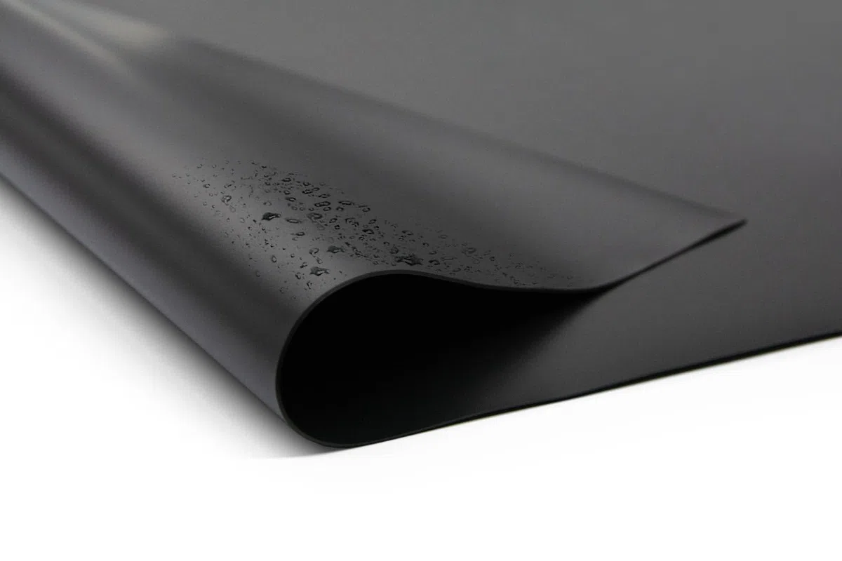 ANKO PLANEN Telo per laghetto in PVC Nero - Robusto e Flessibile - Resistente ai Raggi UV e al Gelo, Anti-radice - Sicuro per Pesci e Piante - Made in EU (Nero 1,0mm, 8,0m x 12,0m)