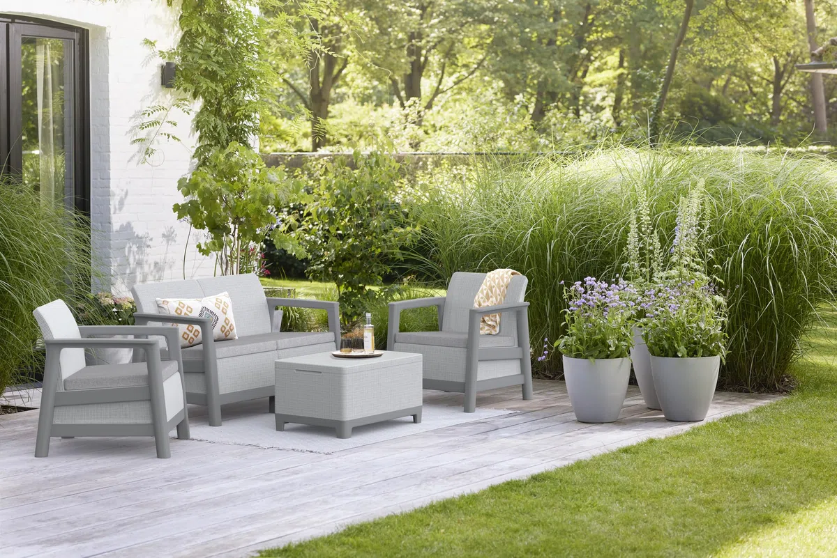 Keter Salottino da Giardino Scandi Linea, Finitura Effetto Iuta, Due Poltrone, Divano, Tavolino Contenitore, Cuscini Inclusi, Grigio