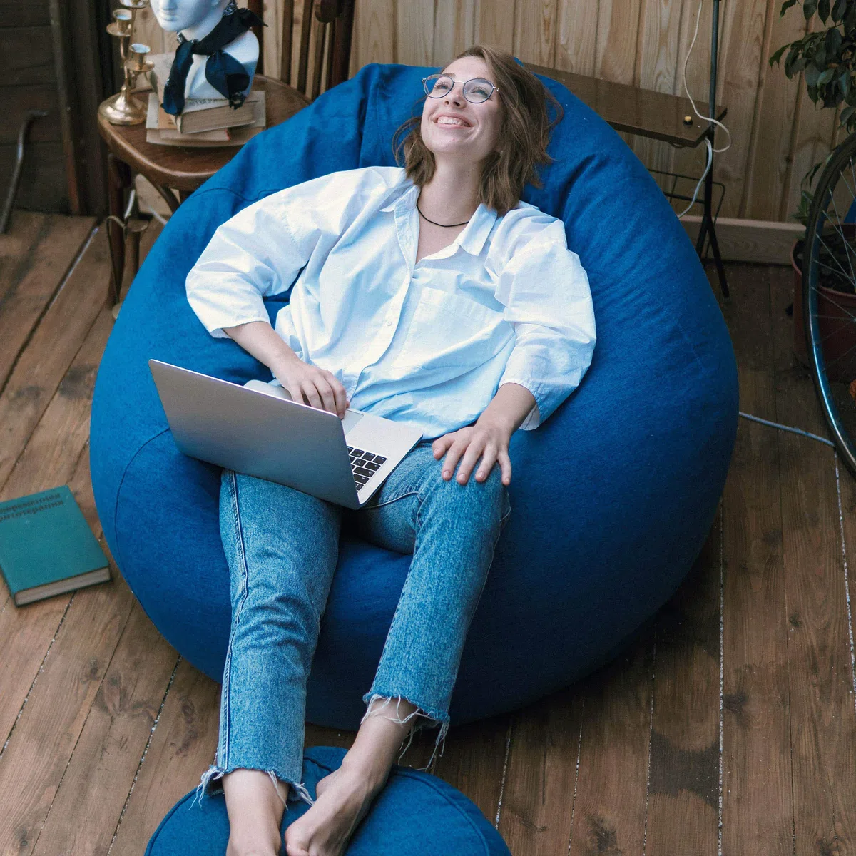 Lumaland Pouf (50 l) - Pouf compatto con funzione 3 in 1: sgabello comodo, tavolo pratico e poggiapiedi interno elegante - Con imbottitura flessibile in polistirene espanso - Diametro: 25 x