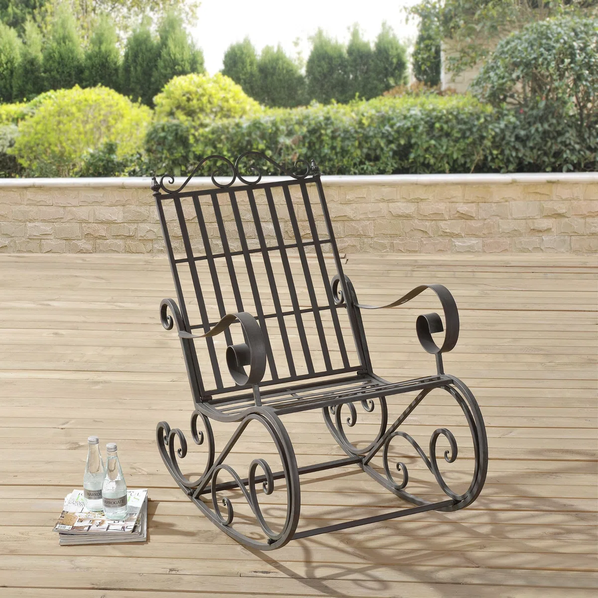 [en.casa] Sedia a Dondolo da Giardino in Metallo Poltrona Relax da Esterno con Braccioli Curvi e Schienale Alto Motivi Decorativi in Stile Country Shabby per Balcone Terrazza Patio - Verde