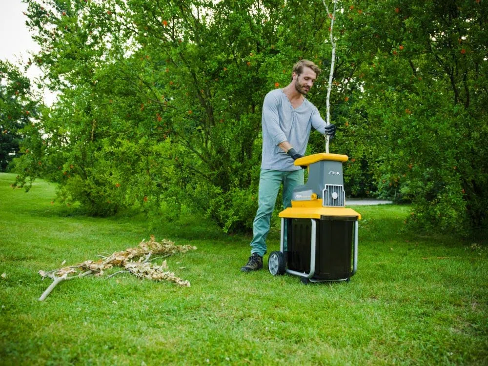 STIGA Bio Silent 2500 Biotrituratore Elettrico, 2500 W, 60 L – Rullo 8 Denti, Motore Brushless – Per Giardinaggio, Rami fino a 40 mm