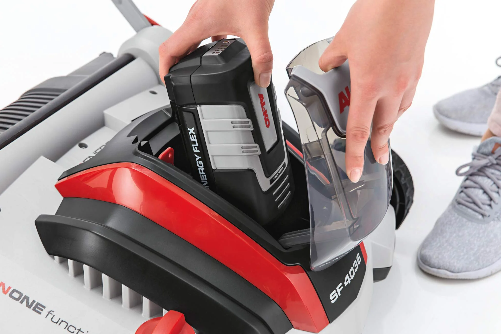 AL-KO - Scarificatore a batteria - 40V / 5Ah.Larghezza di lavoro 36cm.Ideale 250mq. Batteria e caricatore non inclusi.