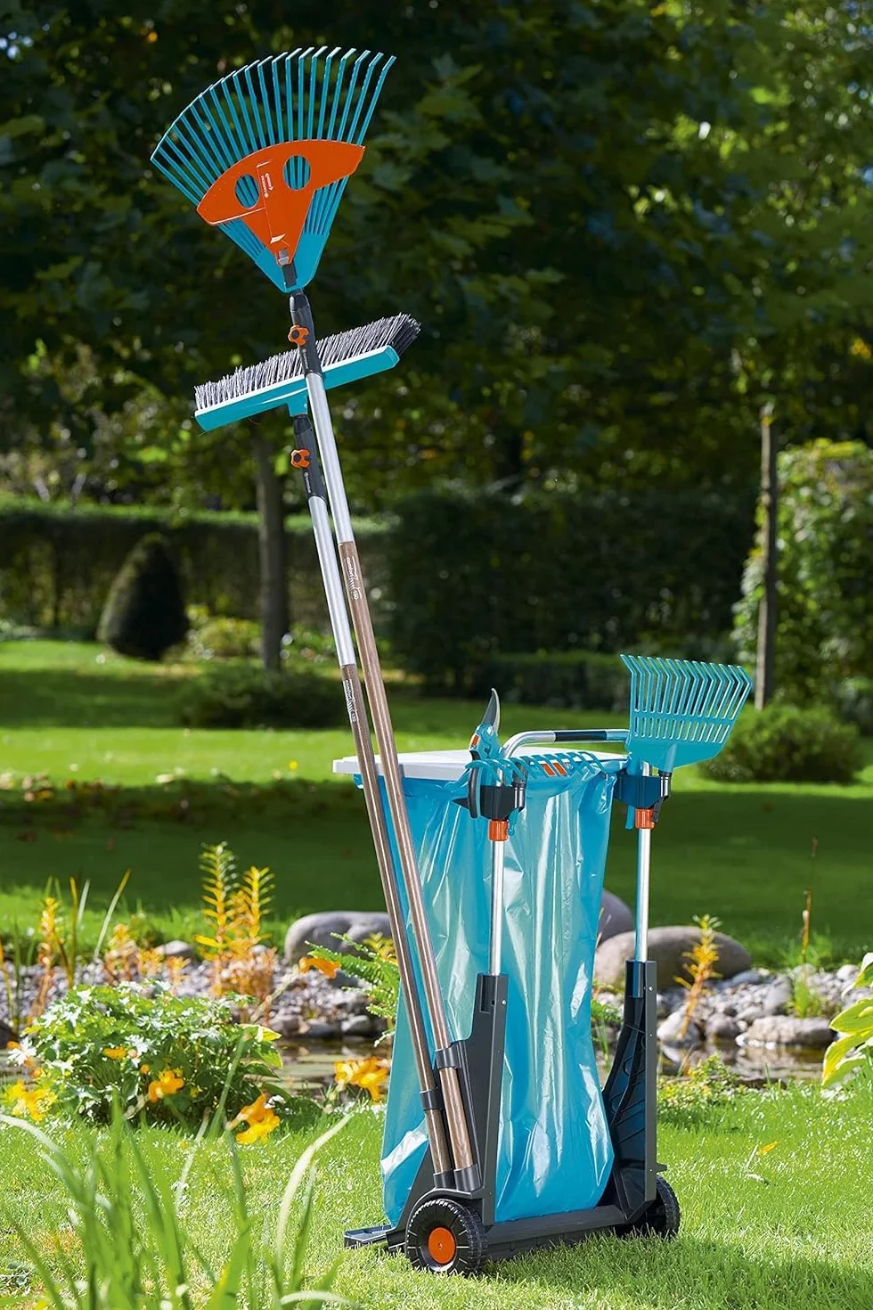 Gardena Eco-Roll: Versatile Carrello di Trasporto per Il Giardino, con carriola per Sacchi Integrata, Ruote per Erba (232-20)