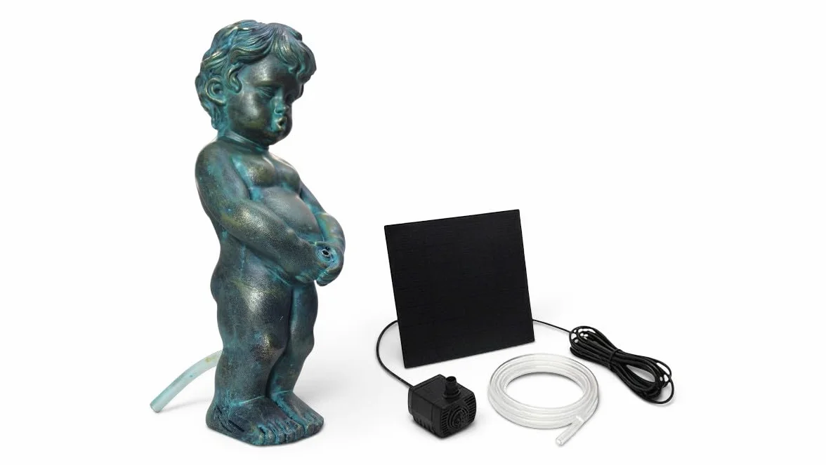 Arnusa Garghilè solare – Statuetta di laghetto con pompa solare e gioco d'acqua, decorazione da giardino in poliresina effetto rame, fontana solare per laghetto da giardino e corso d'acqua (ragazzo 11
