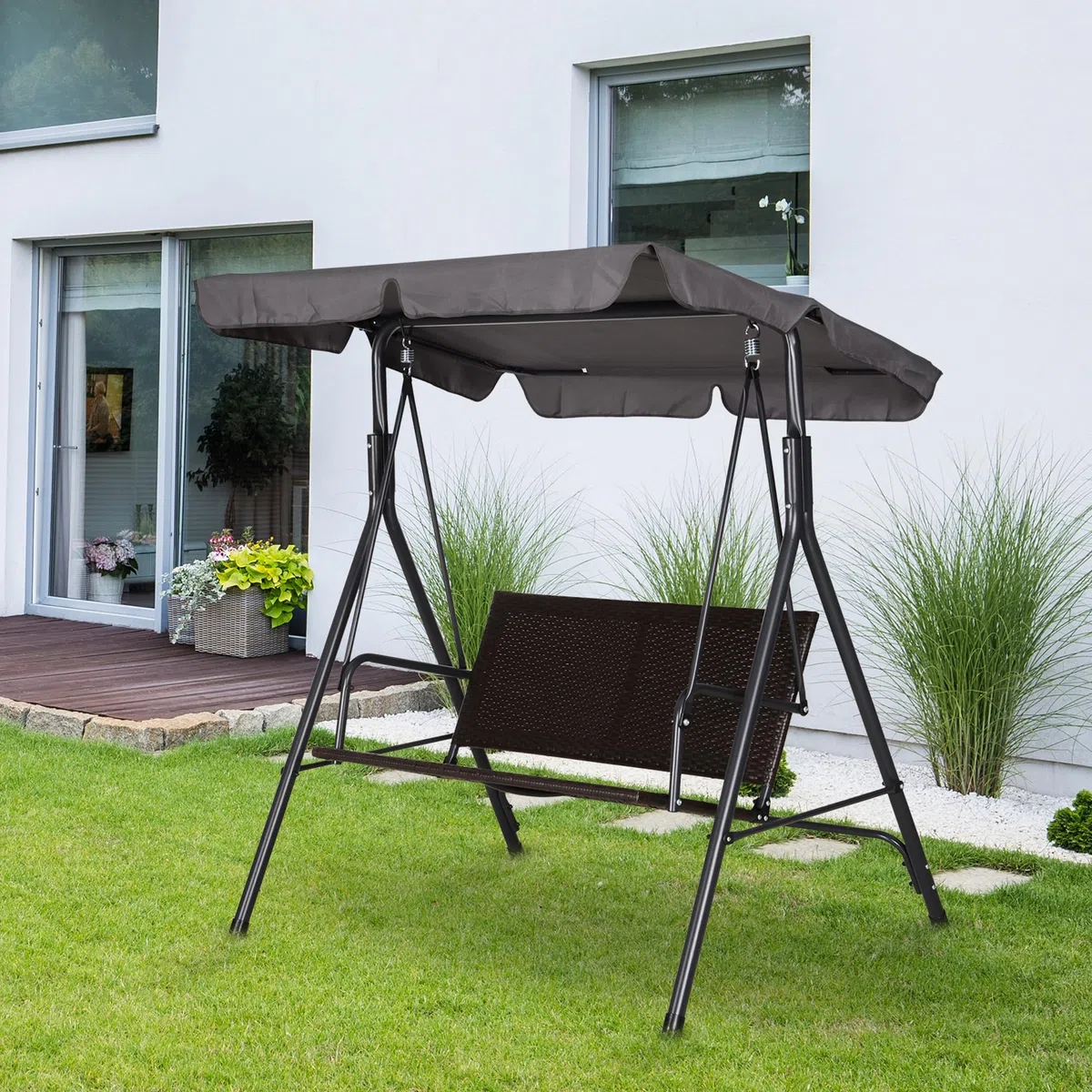 Outsunny Dondolo da Giardino 2 Posti in Rattan con Tettuccio Parasole Regolabile, Dondolo da Esterno con Struttura in Acciaio, Portata 180 kg, 140x110x151 cm, Marrone e Grigio