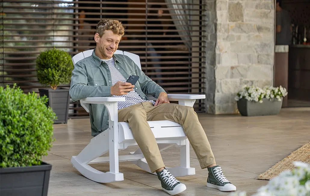 Keter - Sedia da giardino Adirondack con dondolo colore Bianco 80,5x92x100,5 centimetri