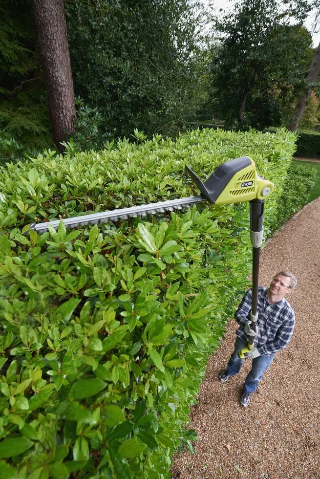 Ryobi OPT1845 Tagliasiepi Estensibile a Batteria 18V ONE+, Impugnatura Ergonomica, Batteria Non Inclusa, Lama Diamantata 45cm