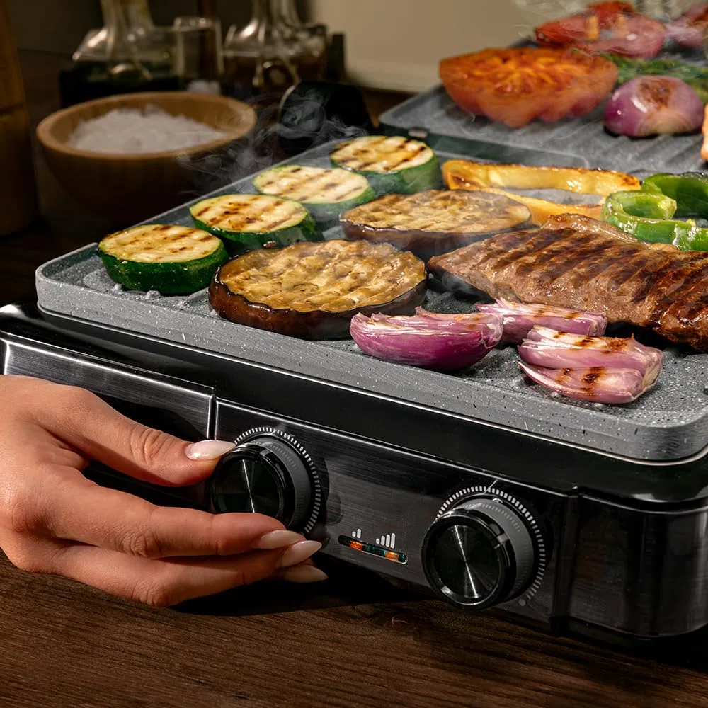 Cecotec Griglia Elettrica con Grill Rock’nGrill 2200 Dual. 2200W, Apertura 180º, Dual Temp, Rivestimento Antiaderente RockStone, Piastre Reversibili, Raccogli Grassi, Indicatore Luminoso, 29x23cm