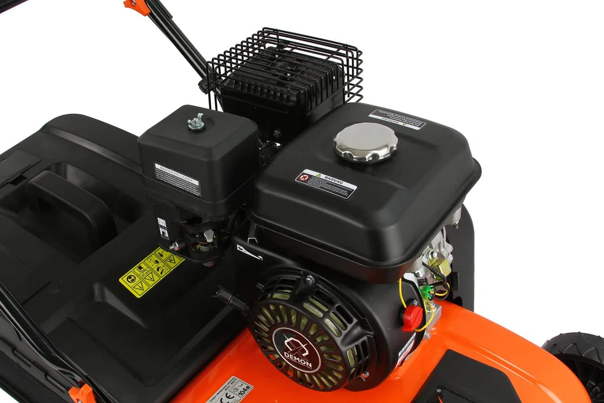 IMJ-Global Arieggiatore 3 in 1 Scarificatore 5 CV a Scoppio 196cc 3,8kW Motore 4 Tempi Benzina per Prato | 2 Rulli Intercambiabili | 8 Livelli di Regolazione in Altezza| Cestello Incluso