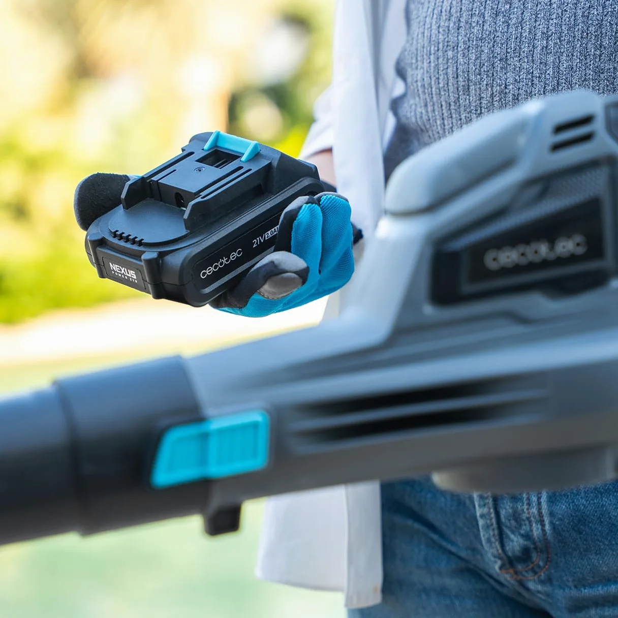 Cecotec Soffiatore a Batteria - Aspiratore Elettrico Ultralight Airforce 2500 Agile, 21 V, Velocità fino a 241 km/h, Velocità regolabile, Accessori per Gonfiaggio
